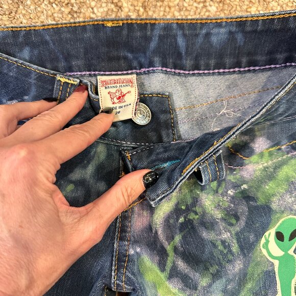TRUE RELIGION Alien stretch tie dye Shorts Women's Size 26 Denim Cutoff Hem Y2K - Picture 7 of 8